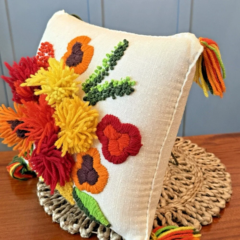 Vintage‎ Handmade Crewel Yarn Embroidery Pillow – 12.5
